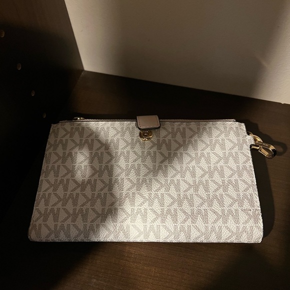 Michael Kors Monogram Clutch in White and Gray - Picture 1 of 5